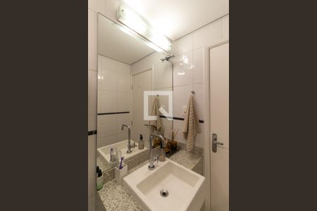 Banheiro de apartamento à venda com 1 quarto, 32m² em Jardim Paulista, São Paulo