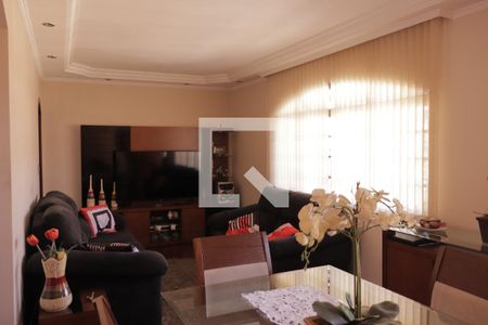 Sala de casa à venda com 3 quartos, 150m² em Vila Iorio, São Paulo