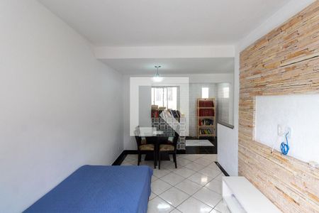 Sala de casa de condomínio à venda com 2 quartos, 80m² em Vila Talarico, São Paulo