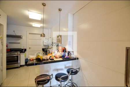 Apartamento para alugar com 130m², 3 quartos e 1 vaga Apartamento para alugar com 130m², 3 quartos e 1 vagaCozinha