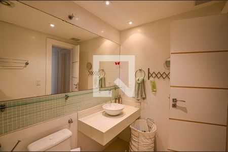 Apartamento para alugar com 130m², 3 quartos e 1 vaga Apartamento para alugar com 130m², 3 quartos e 1 vagaBanheiro Social