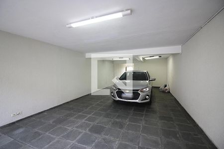 Casa à venda com 240m², 3 quartos e 6 vagasGaragem