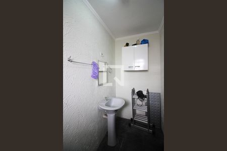 Casa à venda com 240m², 3 quartos e 6 vagasBanheiro de serviço