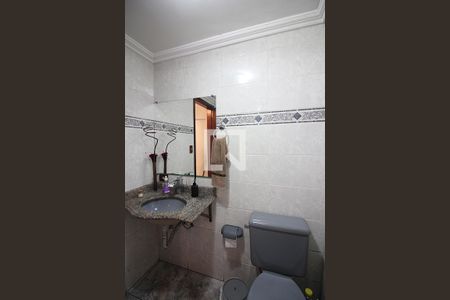 Casa à venda com 240m², 3 quartos e 6 vagasLavabo 