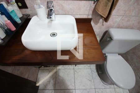 Casa à venda com 240m², 3 quartos e 6 vagasBanheiro Social