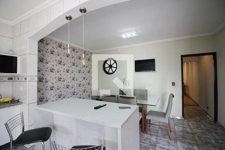 Casa à venda com 240m², 3 quartos e 6 vagasCopa e Cozinha 