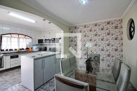 Casa à venda com 240m², 3 quartos e 6 vagasCopa e Cozinha 