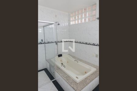 Apartamento à venda com 367m², 5 quartos e 3 vagas Apartamento à venda com 367m², 5 quartos e 3 vagasBanheiro da Suíte 3