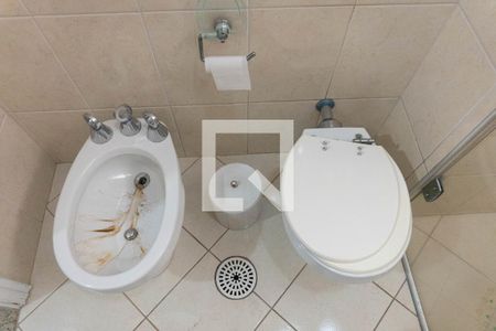 Apartamento à venda com 367m², 5 quartos e 3 vagas Apartamento à venda com 367m², 5 quartos e 3 vagasBanheiro da Suíte 1