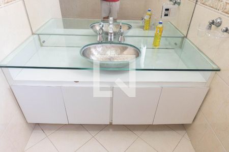 Apartamento à venda com 367m², 5 quartos e 3 vagas Apartamento à venda com 367m², 5 quartos e 3 vagasBanheiro da Suíte 2