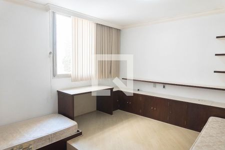 Apartamento à venda com 367m², 5 quartos e 3 vagas Apartamento à venda com 367m², 5 quartos e 3 vagasSuíte 2