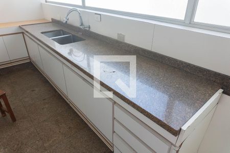 Apartamento à venda com 367m², 5 quartos e 3 vagas Apartamento à venda com 367m², 5 quartos e 3 vagasCozinha