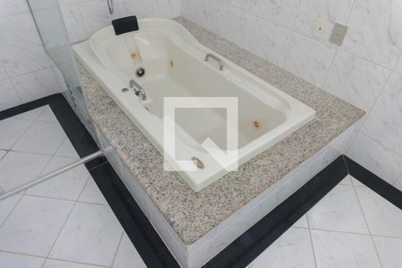 Apartamento à venda com 367m², 5 quartos e 3 vagas Apartamento à venda com 367m², 5 quartos e 3 vagasBanheiro da Suíte 3