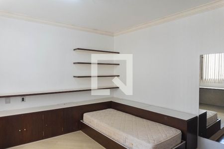 Apartamento à venda com 367m², 5 quartos e 3 vagas Apartamento à venda com 367m², 5 quartos e 3 vagasSuíte 2