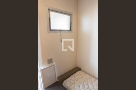 Apartamento à venda com 367m², 5 quartos e 3 vagas Apartamento à venda com 367m², 5 quartos e 3 vagasQuarto de Serviço