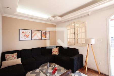 Sala de Estar de casa à venda com 3 quartos, 120m² em Santa Amelia, Belo Horizonte