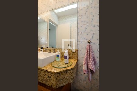 Apartamento à venda com 110m², 3 quartos e 2 vagas Apartamento à venda com 110m², 3 quartos e 2 vagasBanheiro Corredor