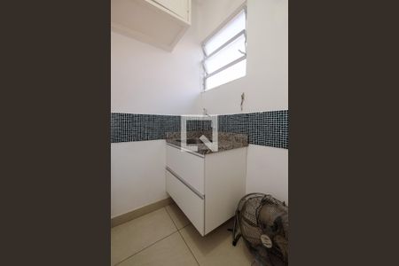 Apartamento à venda com 110m², 3 quartos e 2 vagas Apartamento à venda com 110m², 3 quartos e 2 vagasQuarto de Serviço