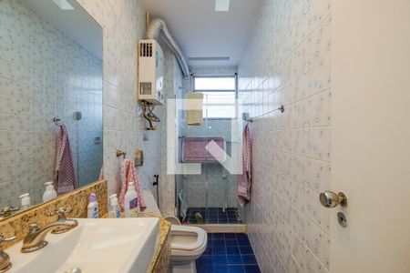 Apartamento à venda com 110m², 3 quartos e 2 vagas Apartamento à venda com 110m², 3 quartos e 2 vagasBanheiro Corredor