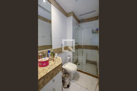 Apartamento à venda com 110m², 3 quartos e 2 vagas Apartamento à venda com 110m², 3 quartos e 2 vagasBanheiro da Suíte