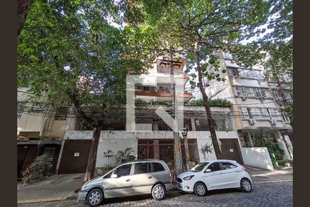 Apartamento à venda com 110m², 3 quartos e 2 vagas Apartamento à venda com 110m², 3 quartos e 2 vagasFachada e portaria