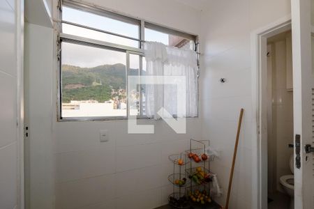 Apartamento à venda com 110m², 3 quartos e 2 vagas Apartamento à venda com 110m², 3 quartos e 2 vagasÁrea de Serviço