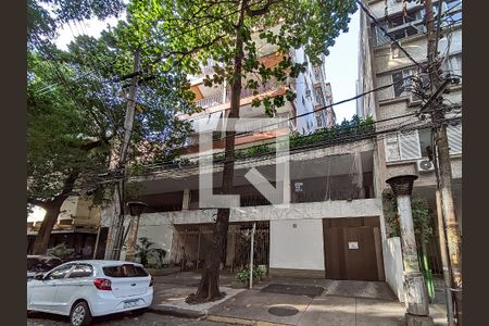 Apartamento à venda com 110m², 3 quartos e 2 vagas Apartamento à venda com 110m², 3 quartos e 2 vagasFachada e portaria