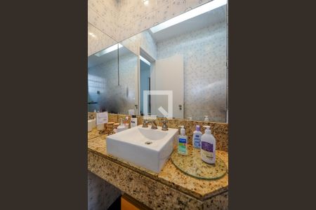 Apartamento à venda com 110m², 3 quartos e 2 vagas Apartamento à venda com 110m², 3 quartos e 2 vagasBanheiro Corredor