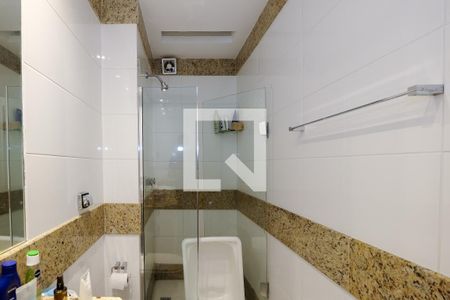 Apartamento à venda com 110m², 3 quartos e 2 vagas Apartamento à venda com 110m², 3 quartos e 2 vagasBanheiro da Suíte