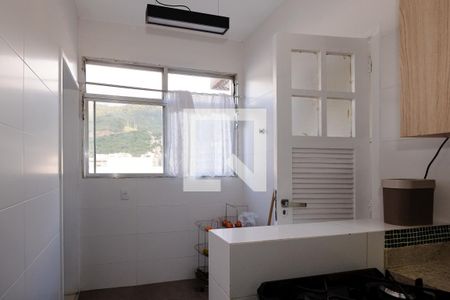 Apartamento à venda com 110m², 3 quartos e 2 vagas Apartamento à venda com 110m², 3 quartos e 2 vagasÁrea de Serviço