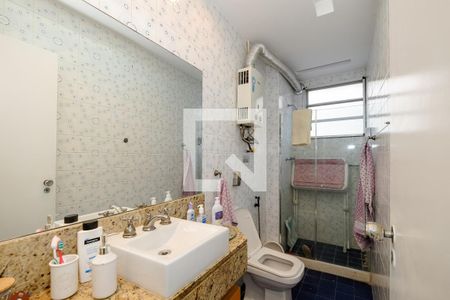 Apartamento à venda com 110m², 3 quartos e 2 vagas Apartamento à venda com 110m², 3 quartos e 2 vagasBanheiro Corredor