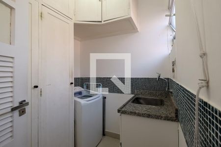 Apartamento à venda com 110m², 3 quartos e 2 vagas Apartamento à venda com 110m², 3 quartos e 2 vagasQuarto de Serviço
