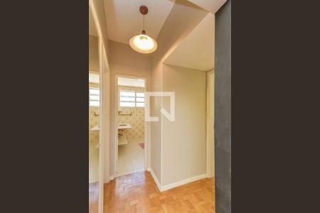 Corredor de apartamento para alugar com 3 quartos, 165m² em Higienópolis, São Paulo