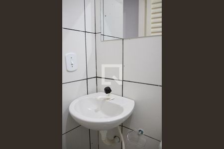 Banheiro de kitnet/studio para alugar com 1 quarto, 25m² em Taguatinga Sul (taguatinga), Brasília