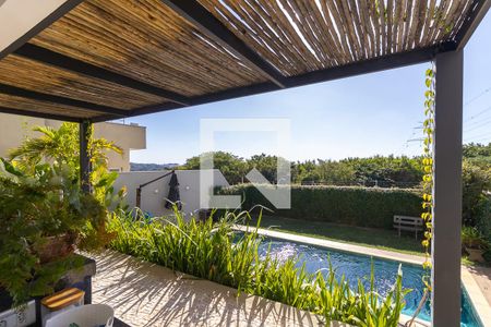 Casa de condomínio à venda com 200m², 3 quartos e 4 vagasQuintal com piscina e espaço gourmet