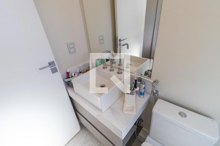 Casa de condomínio à venda com 200m², 3 quartos e 4 vagasBanheiro da suíte 3