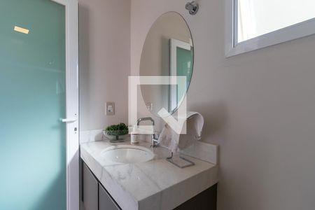 Casa de condomínio à venda com 200m², 3 quartos e 4 vagasBanheiro do espaço gourmet