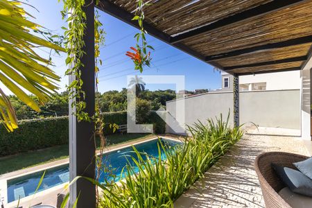 Casa de condomínio à venda com 200m², 3 quartos e 4 vagasQuintal com piscina e espaço gourmet