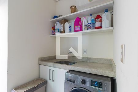 Casa de condomínio à venda com 200m², 3 quartos e 4 vagasÁrea de serviço