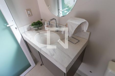 Casa de condomínio à venda com 200m², 3 quartos e 4 vagasBanheiro do espaço gourmet