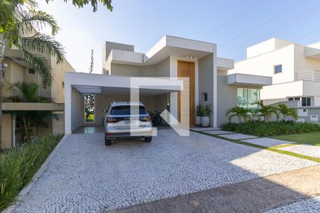 Casa de condomínio à venda com 200m², 3 quartos e 4 vagasFachada