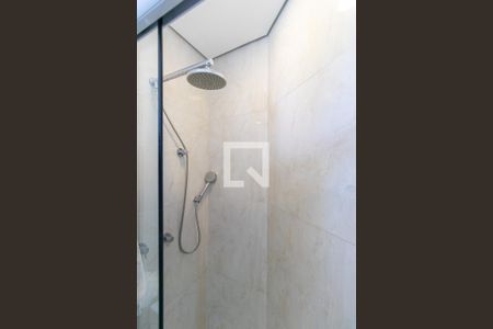 Casa de condomínio à venda com 200m², 3 quartos e 4 vagasBanheiro da suíte 1