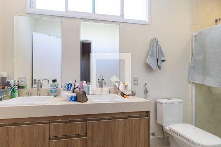 Casa de condomínio à venda com 200m², 3 quartos e 4 vagasBanheiro da suíte 1