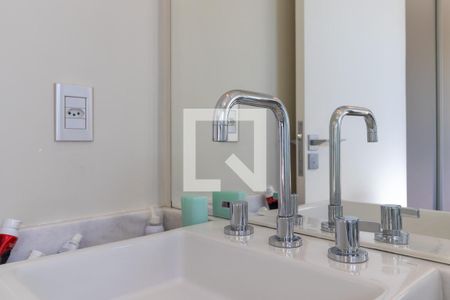 Casa de condomínio à venda com 200m², 3 quartos e 4 vagasBanheiro da suíte 3