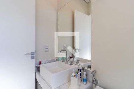 Casa de condomínio à venda com 200m², 3 quartos e 4 vagasBanheiro da suíte 3