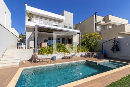 Casa de condomínio à venda com 200m², 3 quartos e 4 vagasPiscina