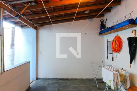 Casa à venda com 230m², 3 quartos e 2 vagas Casa à venda com 230m², 3 quartos e 2 vagasEdicula