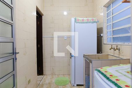 Casa à venda com 230m², 3 quartos e 2 vagas Casa à venda com 230m², 3 quartos e 2 vagasÁrea de Serviço