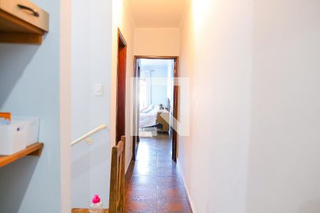 Corredor de casa à venda com 3 quartos, 230m² em Parque Jaçatuba, Santo André