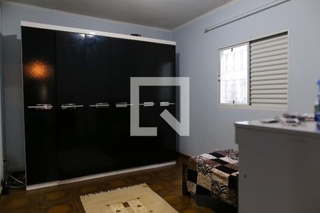 Casa à venda com 230m², 3 quartos e 2 vagas Casa à venda com 230m², 3 quartos e 2 vagasQuarto 2